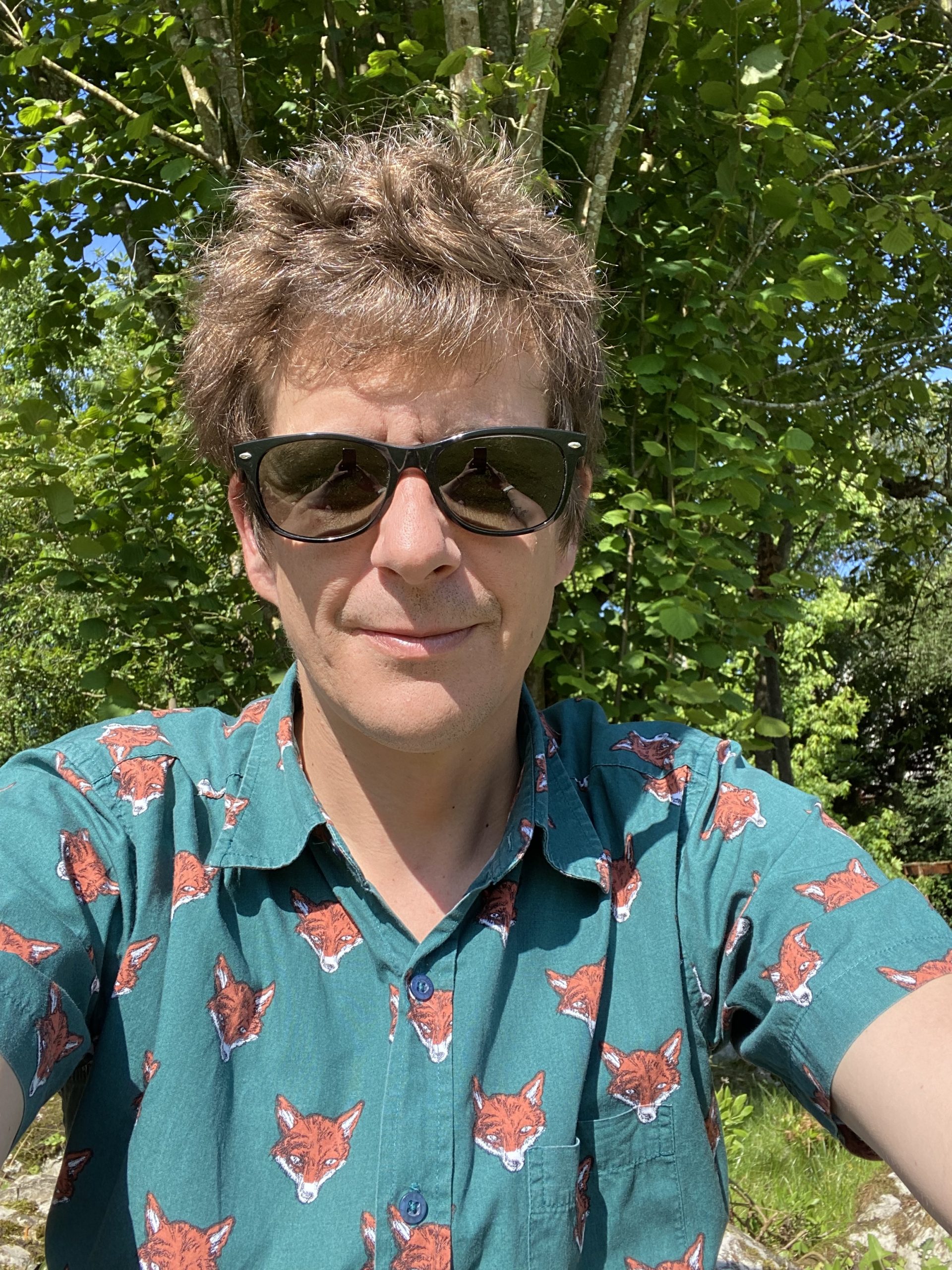 ENTREVISTA A A.J. USSÍA, autor de Vatio "Antonio Vega me enseñó mucho pero si de algo realmente le estoy agradecido es que me ensució la mirada"