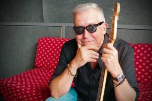 El autor, Carlos Vázquez Moreno, Tibu